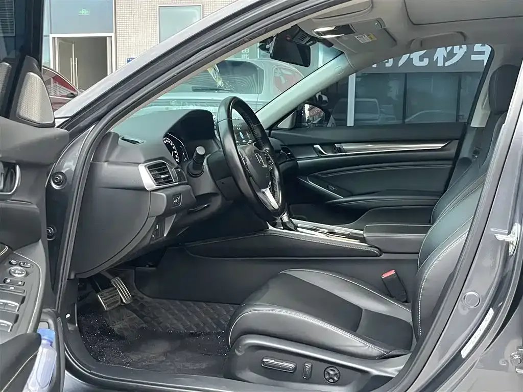 Honda Accord — фото 5