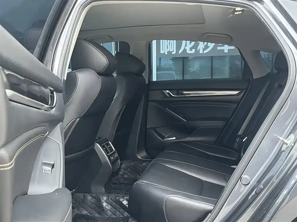 Honda Accord — фото 4
