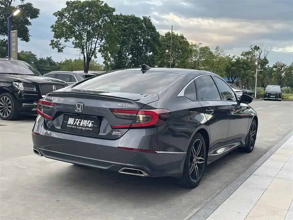 Honda Accord — фото 3