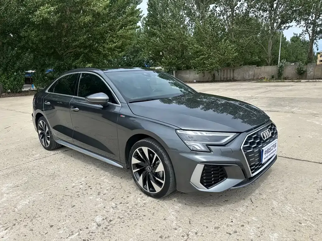 Audi A3 — фото 1