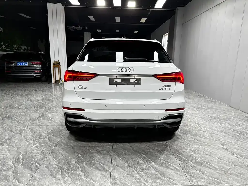Audi Q3 — фото 10