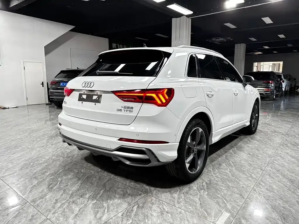 Audi Q3 — фото 9