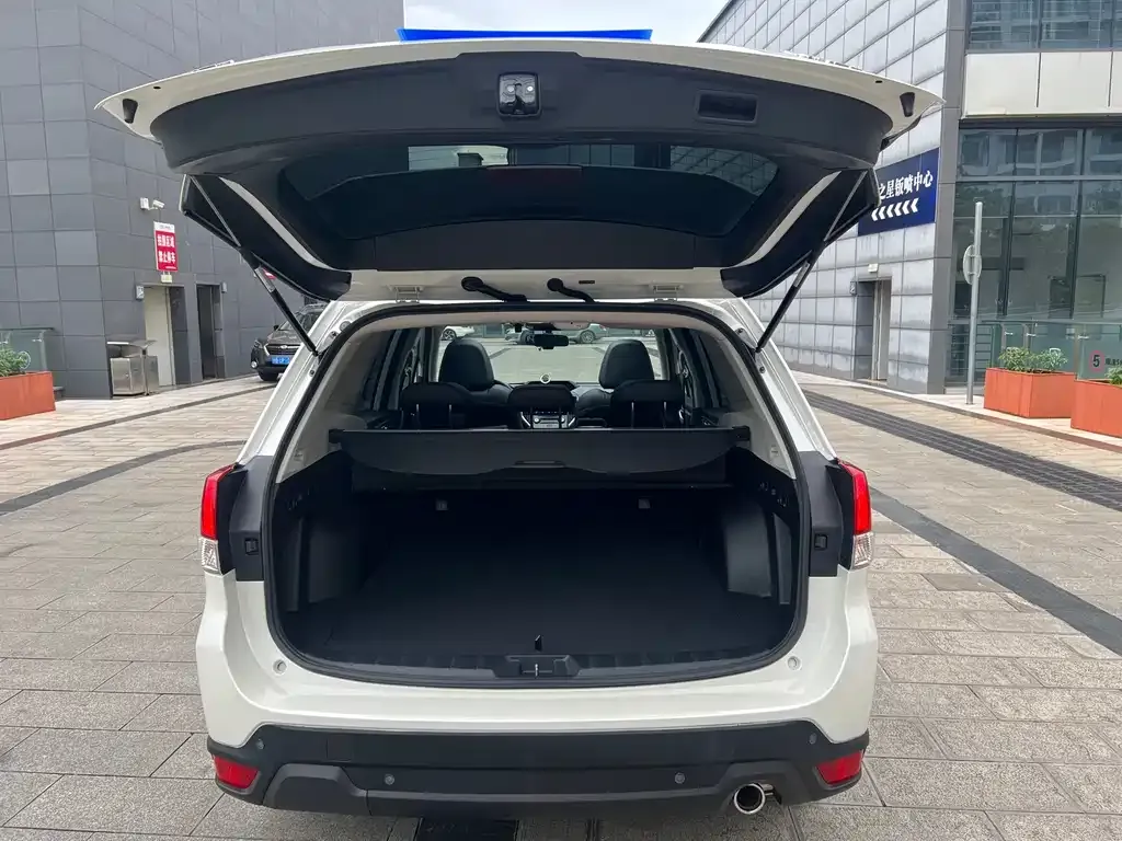Subaru Forester — фото 5