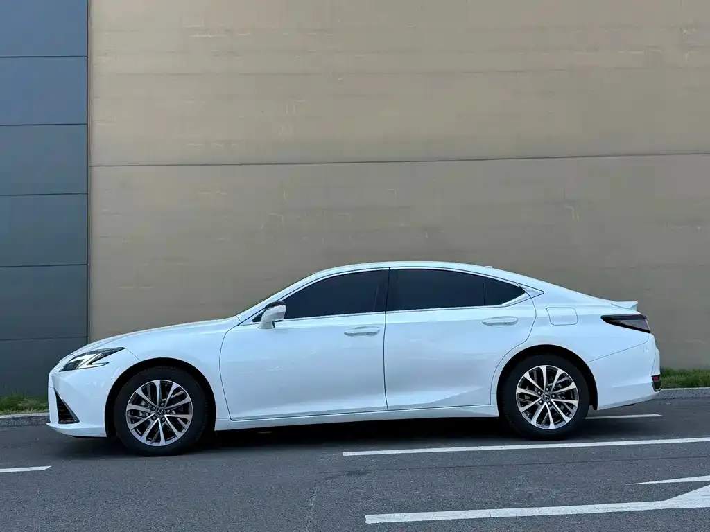 Lexus ES — фото 2