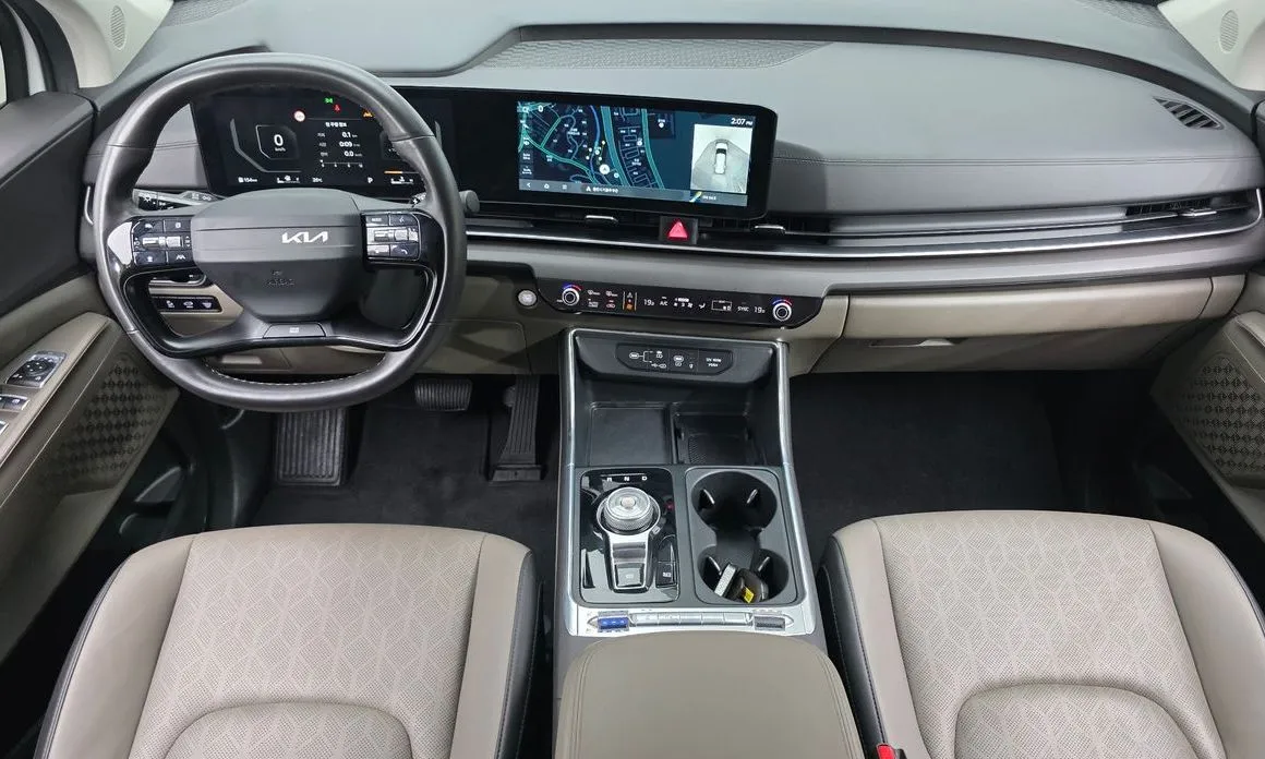 Kia Carnival — фото 9