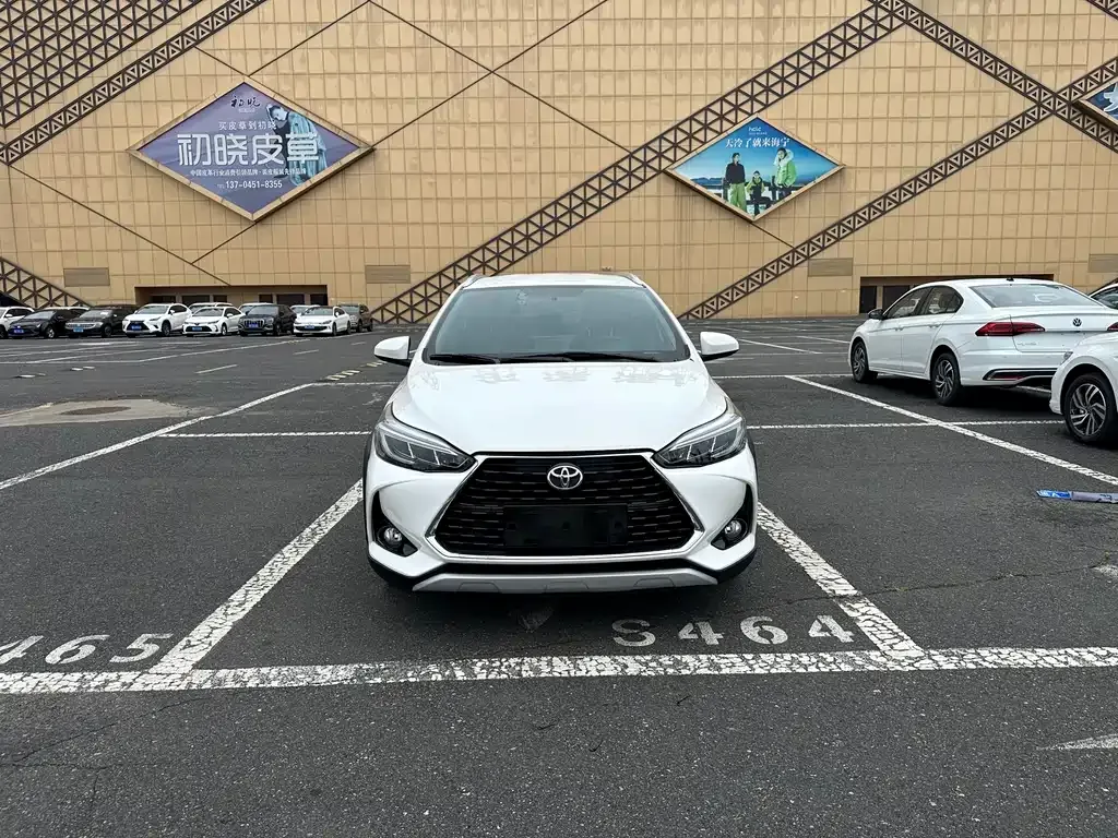 Toyota Yaris L — фото 7