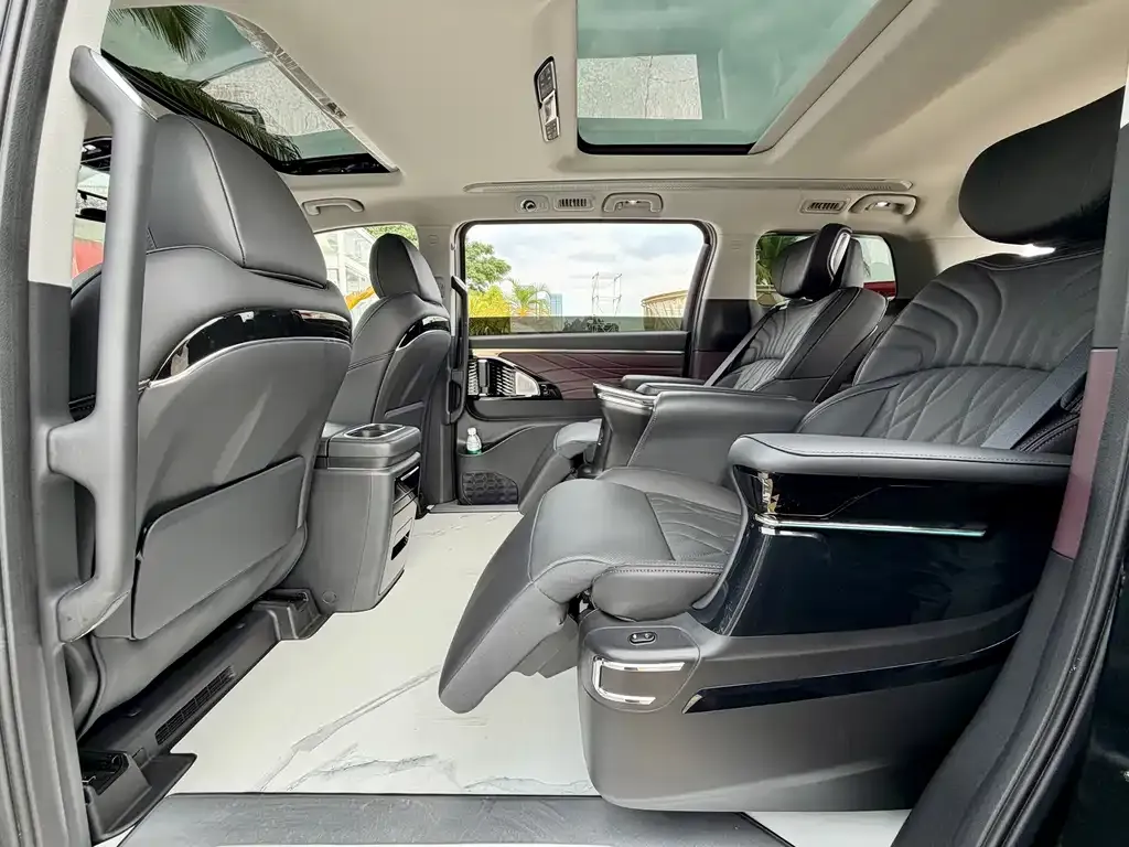GAC Motor Trumpchi M8 — фото 2