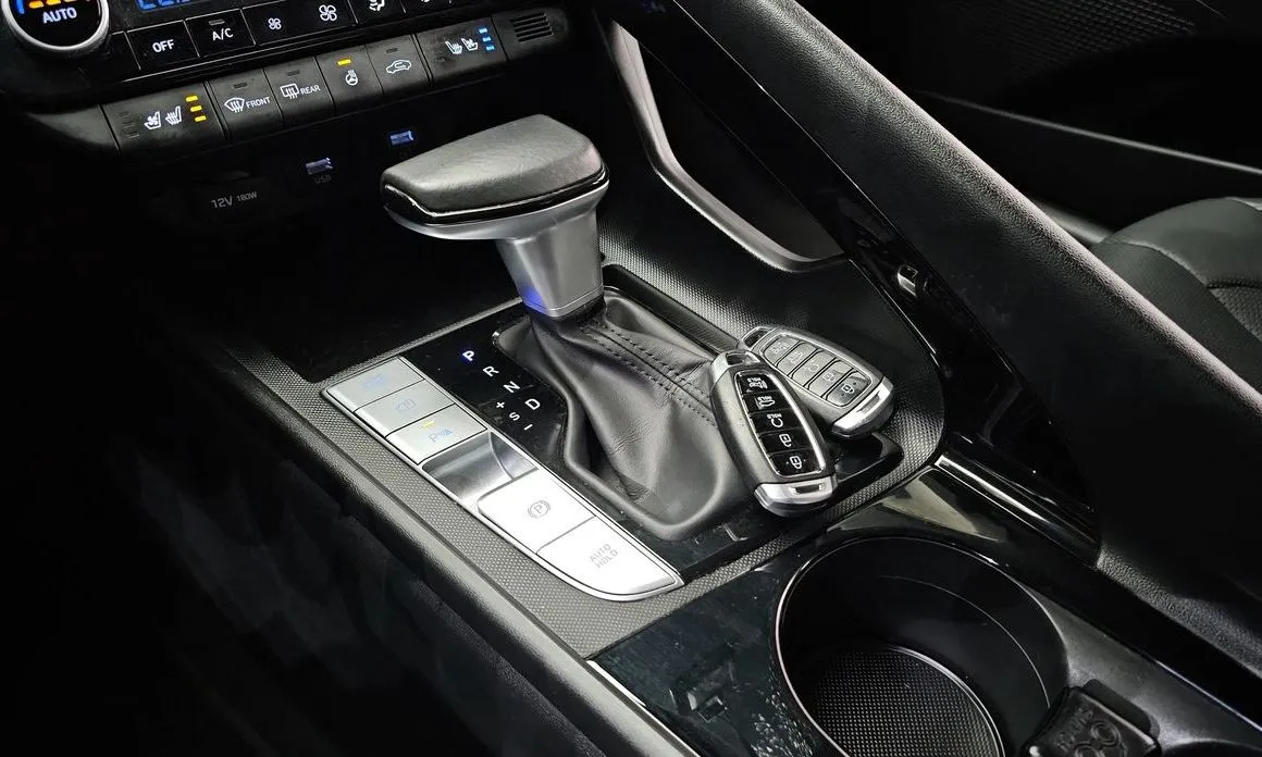 Hyundai AVANTE — фото 3