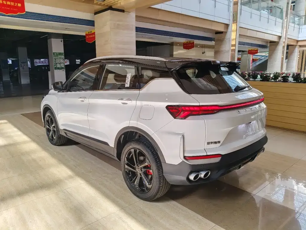 Geely Binyue — фото 10