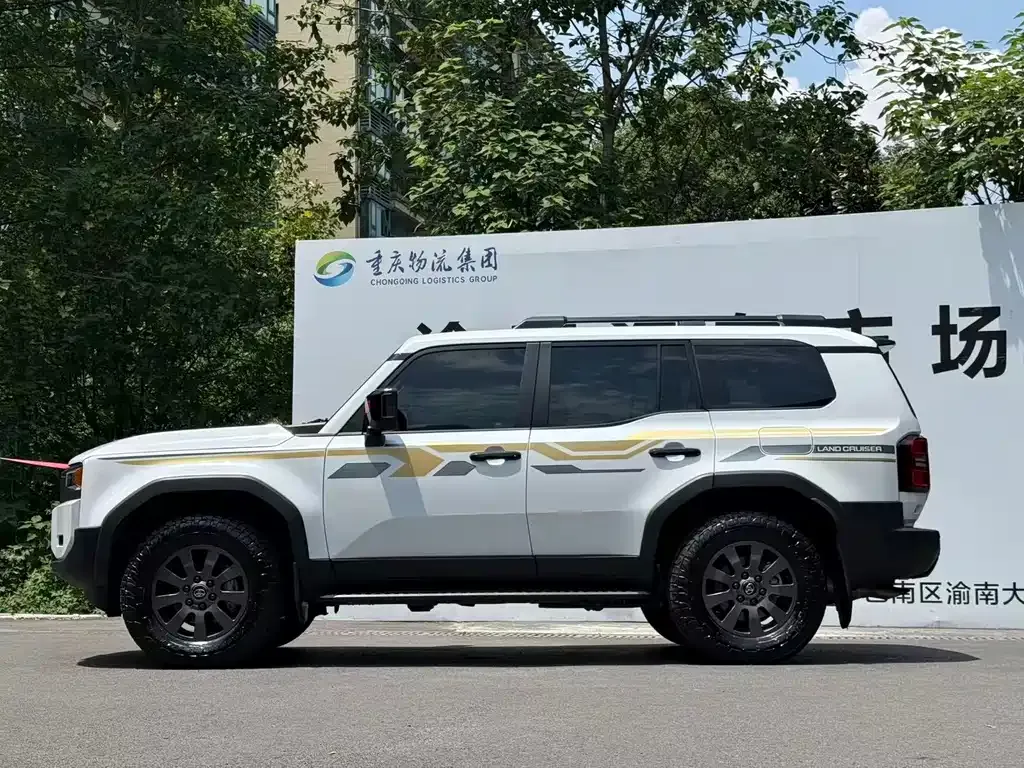 Toyota Prado — фото 10