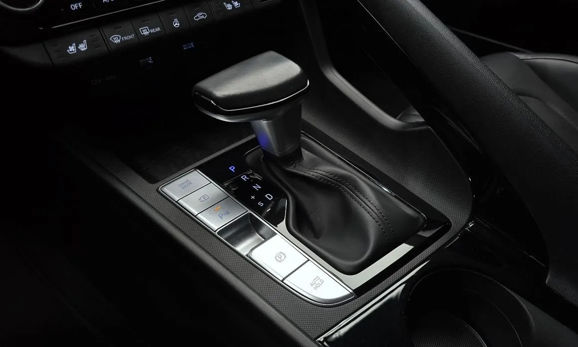 Hyundai AVANTE — фото 8