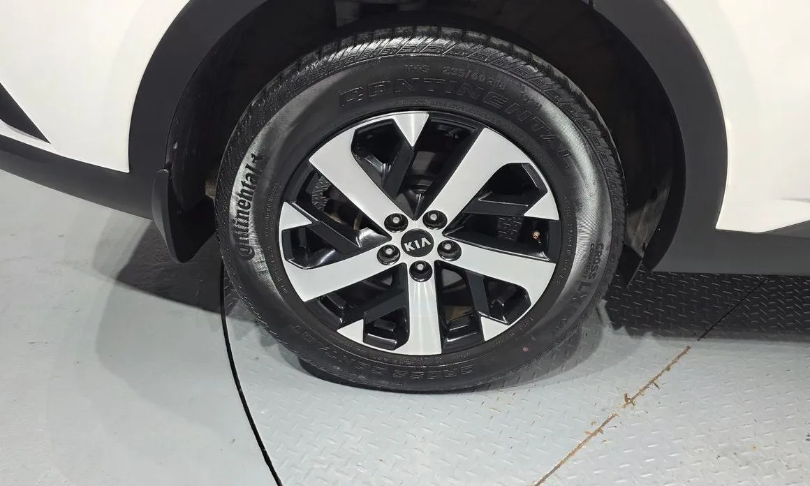 Kia Sorento — фото 9