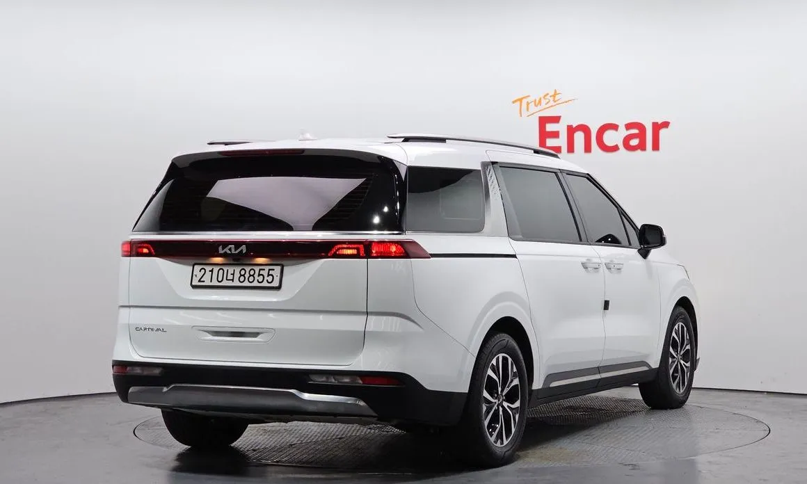 Kia Carnival — фото 4