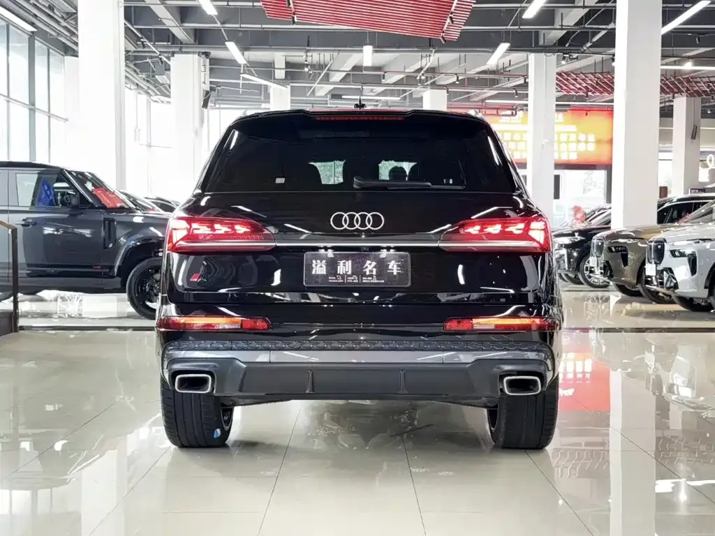 Audi Q7 — фото 8