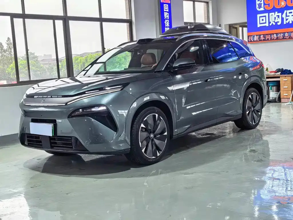 BYD Tang L — фото 1
