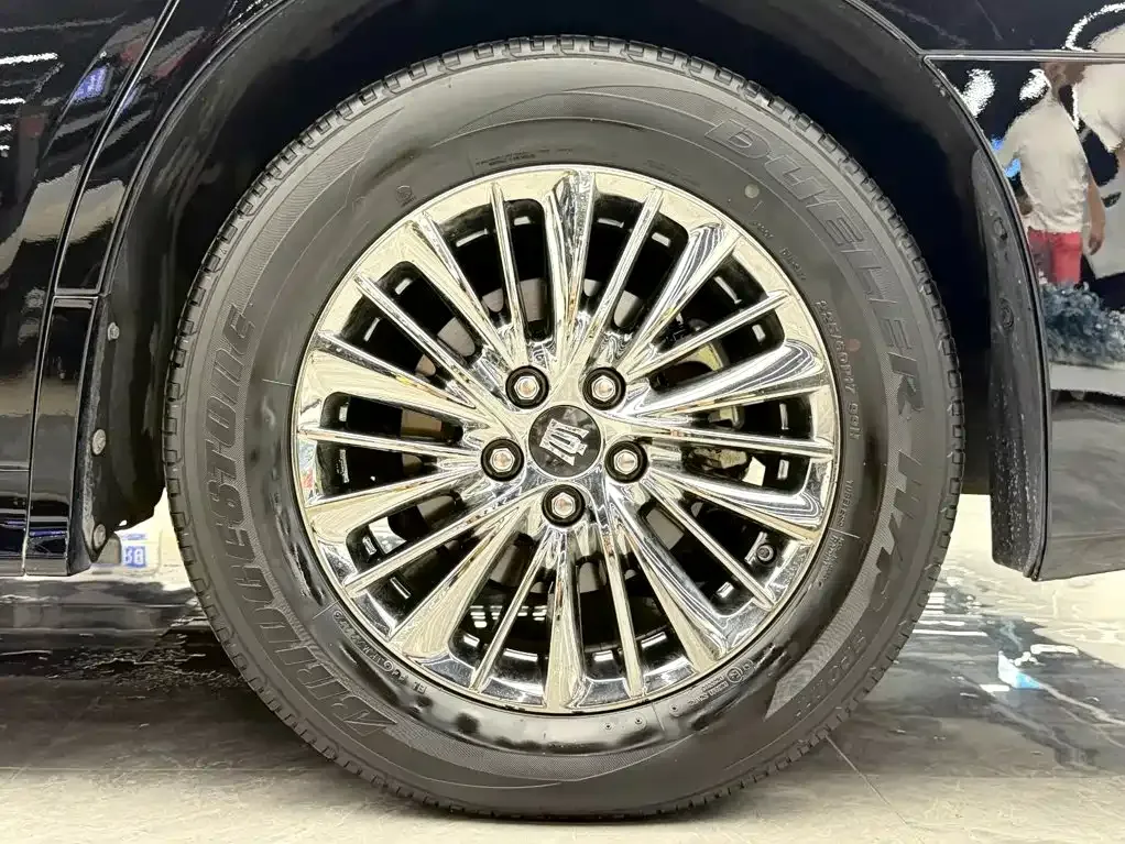 Toyota Vellfire — фото 10