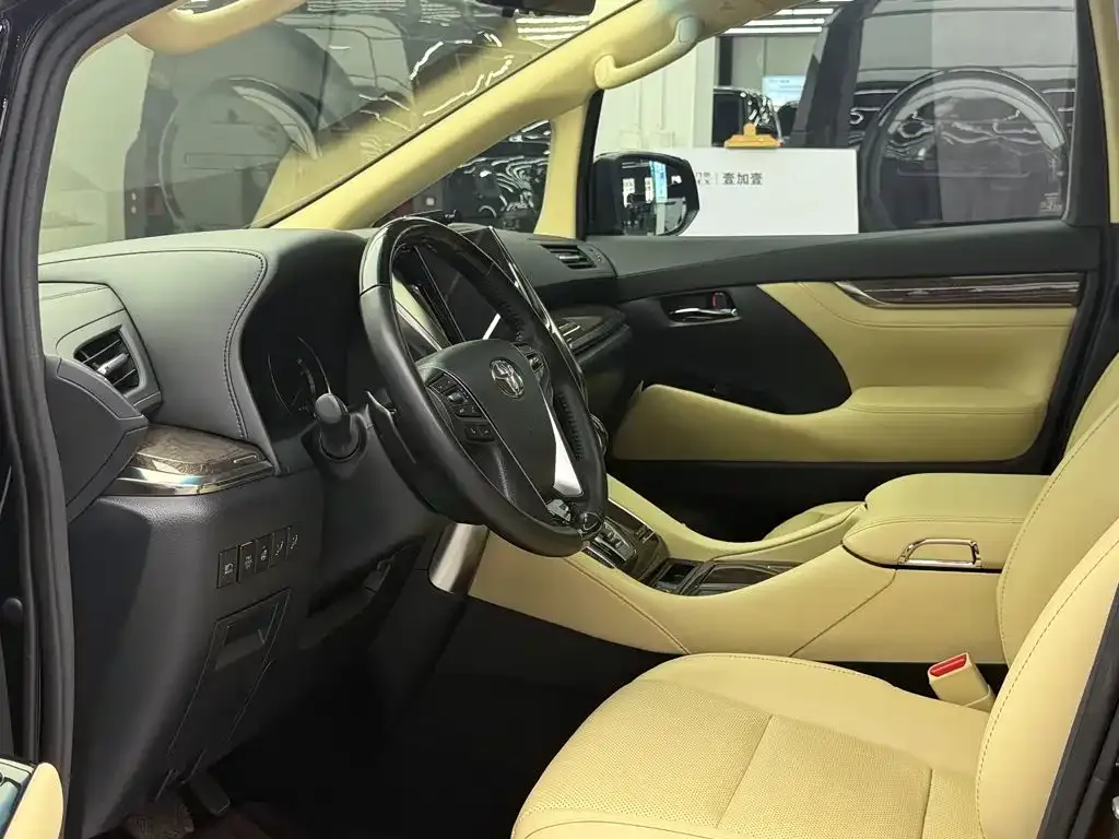 Toyota Vellfire — фото 5