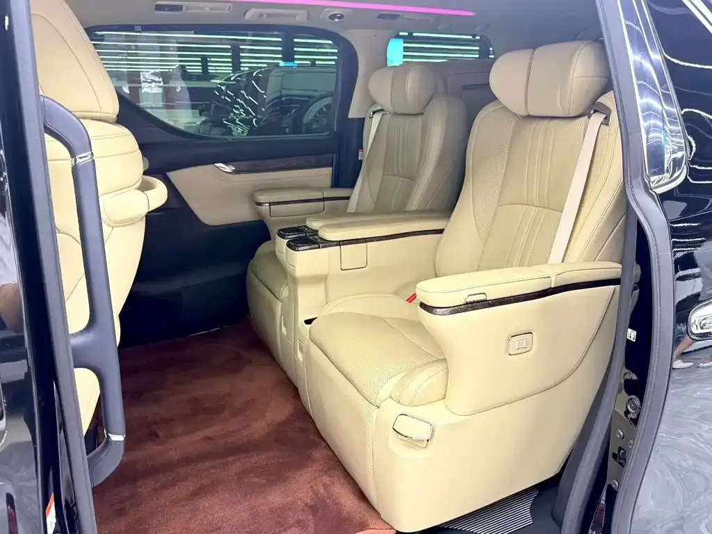 Toyota Vellfire — фото 6