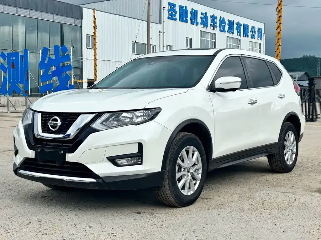 Nissan X-Trail — фото 1