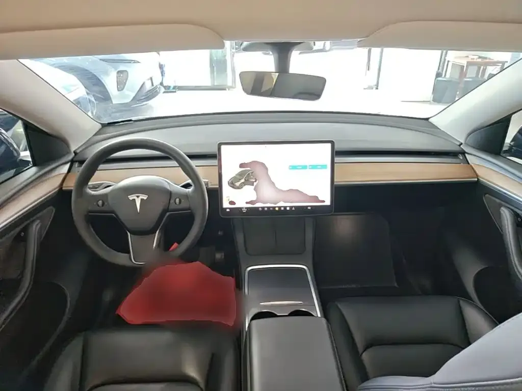 Tesla Model Y — фото 3