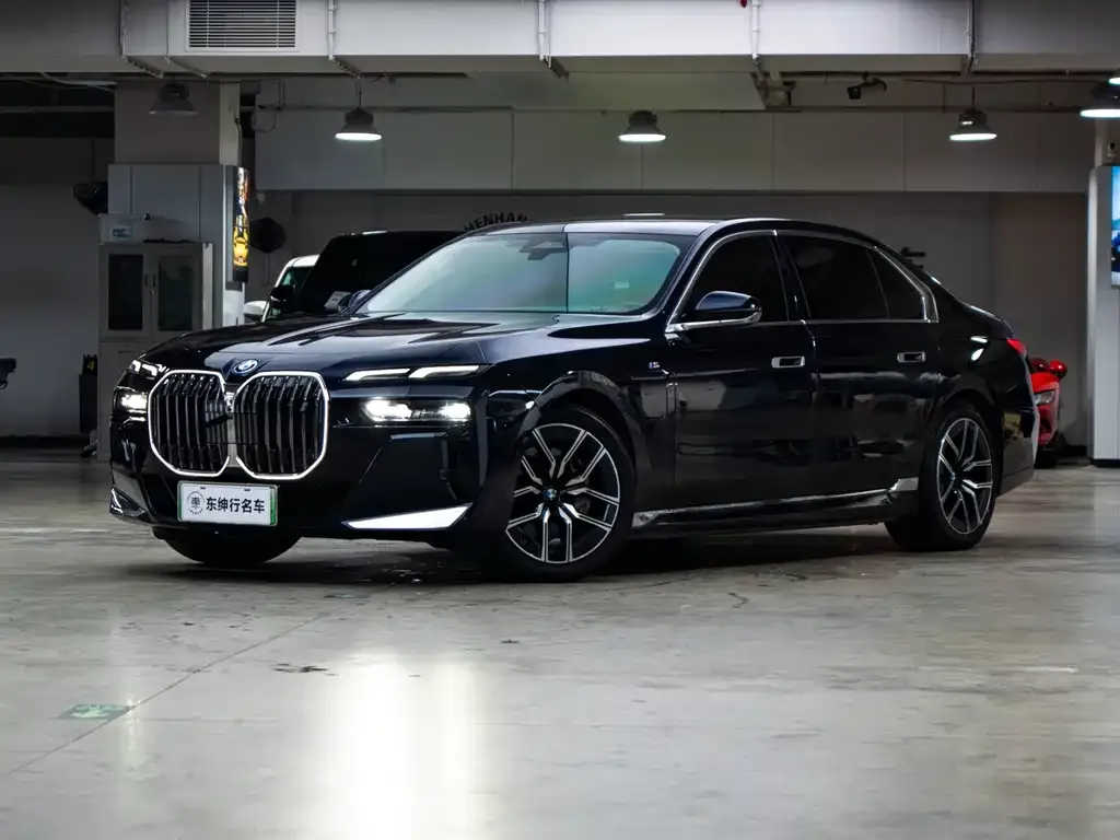 BMW i7 — фото 1