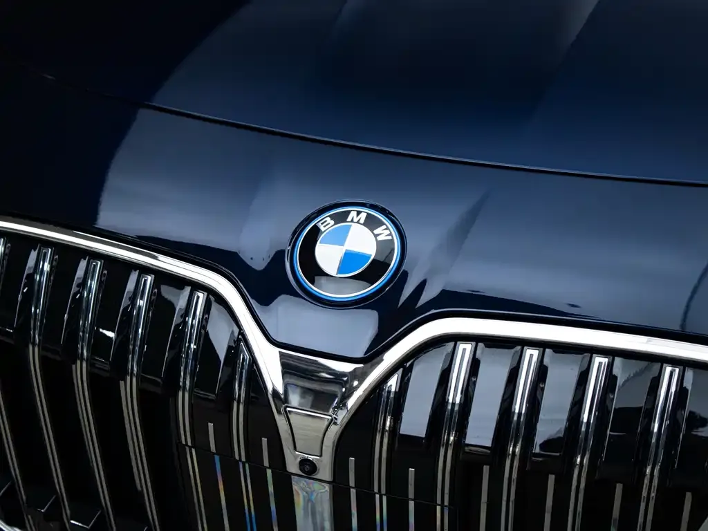 BMW i7 — фото 3