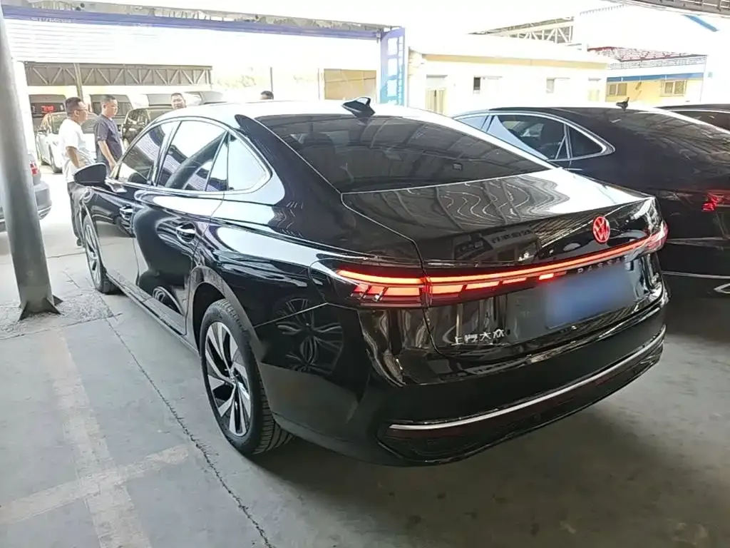 Volkswagen Passat — фото 7