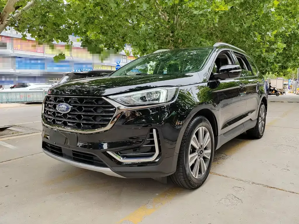 Ford Edge — фото 1