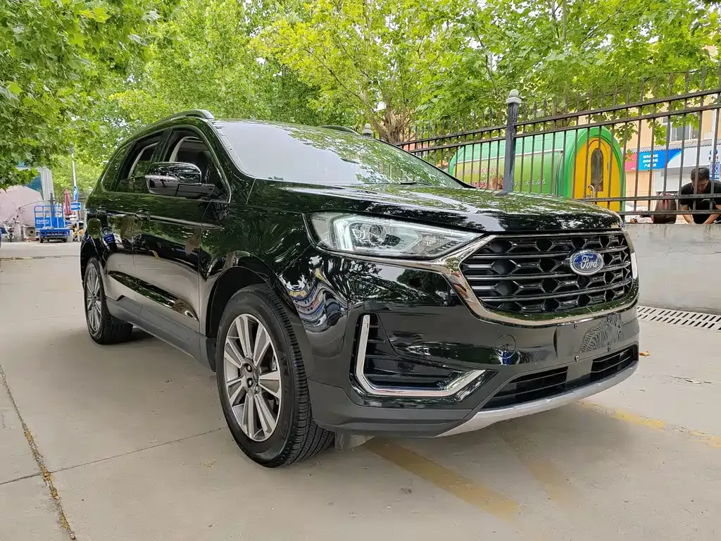 Ford Edge — фото 7