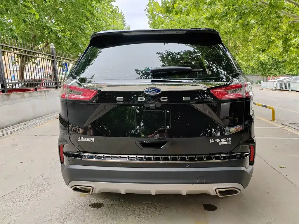 Ford Edge — фото 4