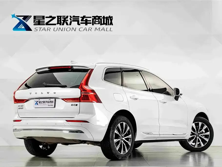 Volvo XC60 — фото 8