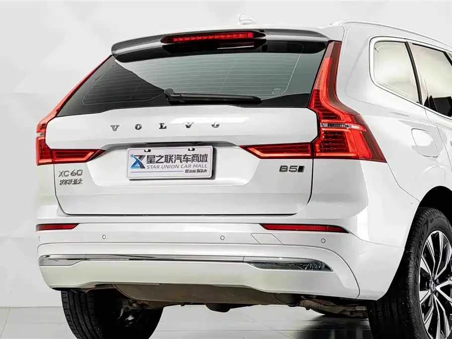Volvo XC60 — фото 6