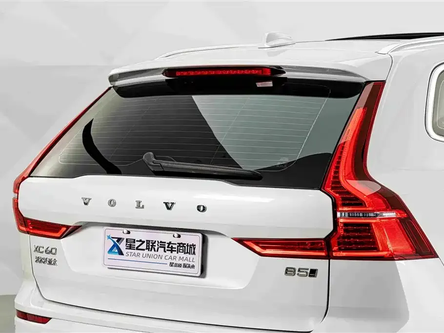 Volvo XC60 — фото 10