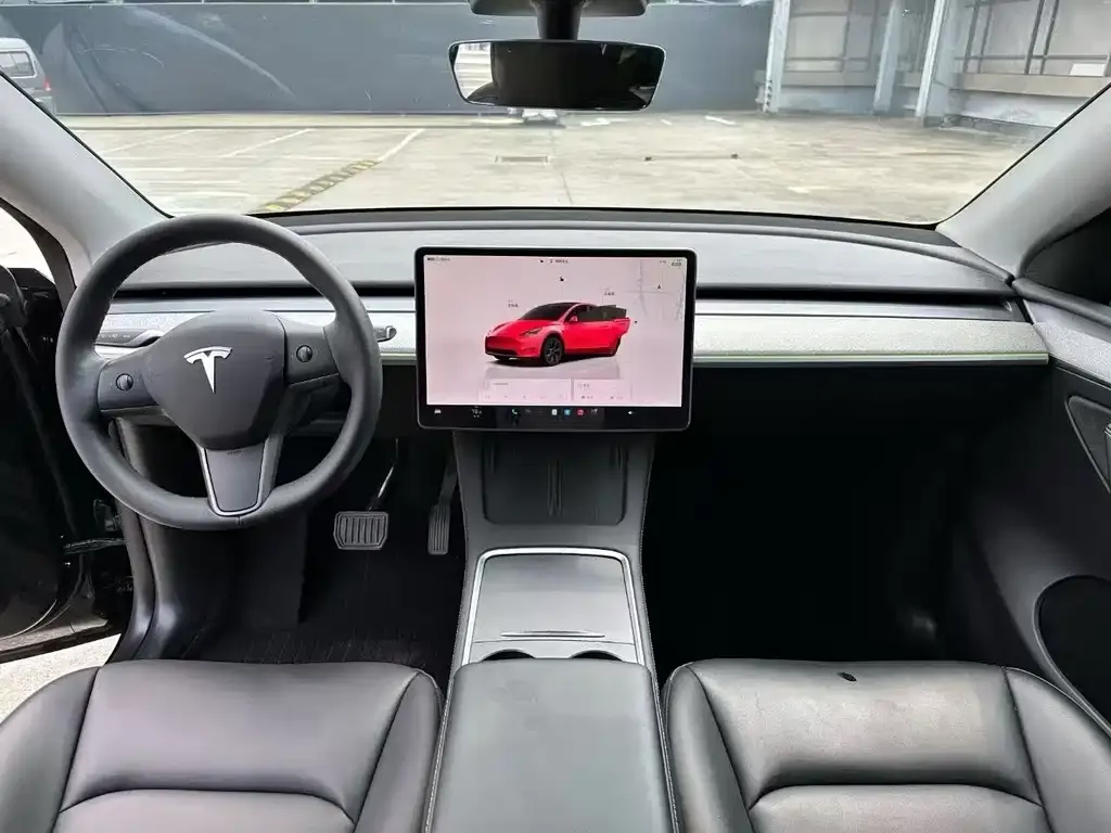 Tesla Model Y — фото 3