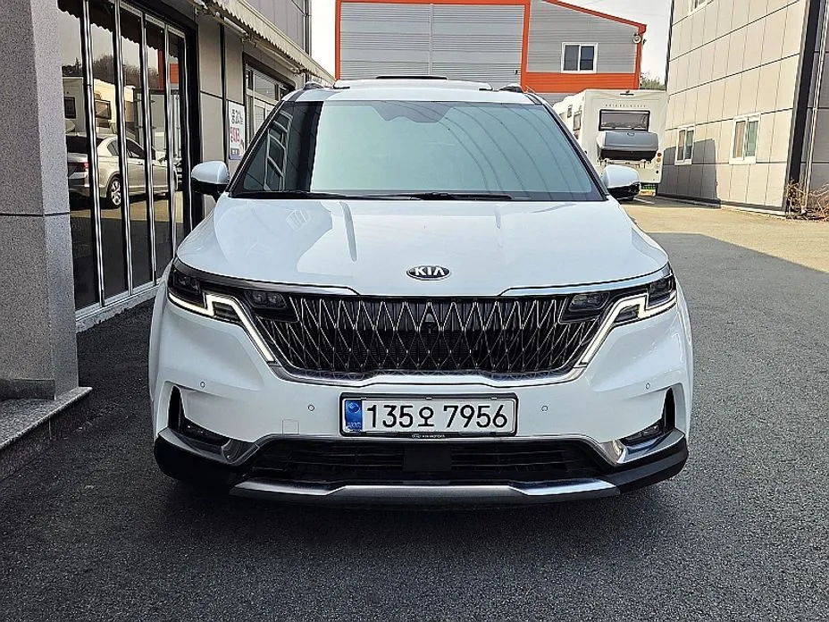 Kia Carnival — фото 10