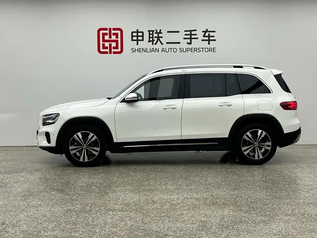 Mercedes-Benz GLB — фото 10