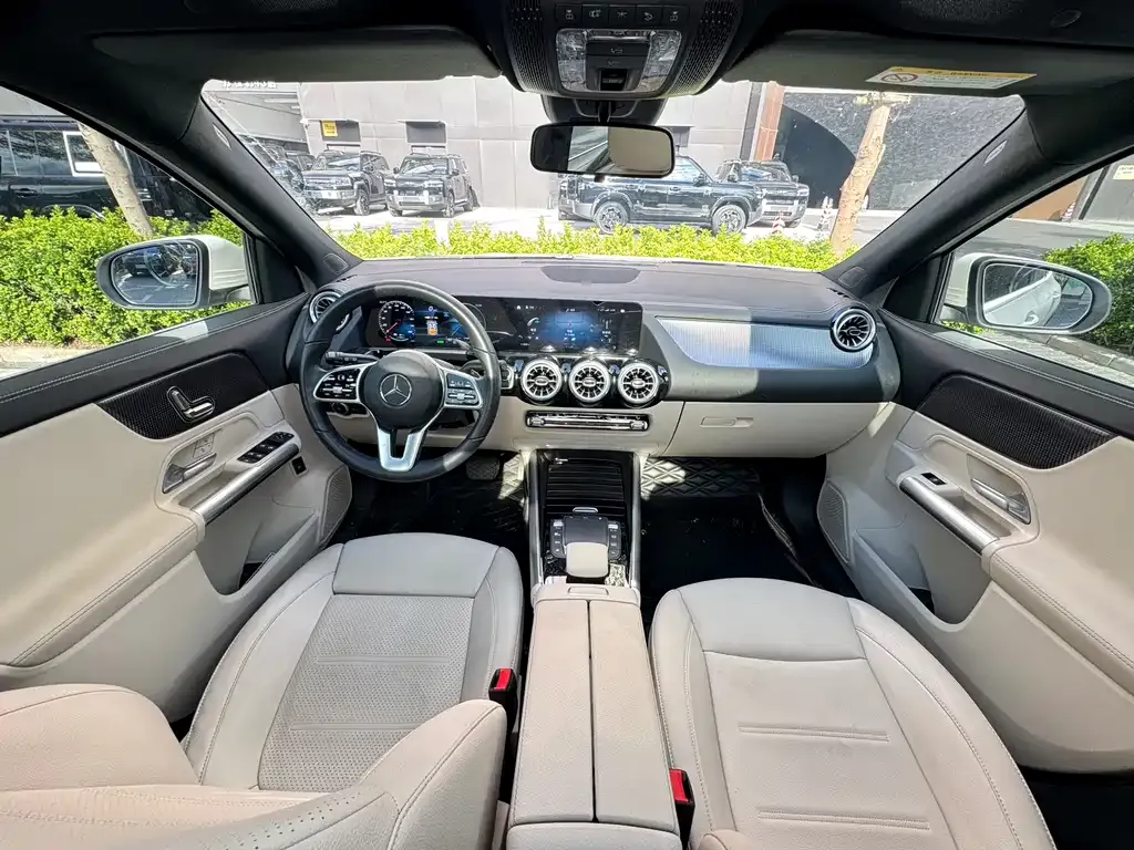 Mercedes-Benz EQA — фото 10