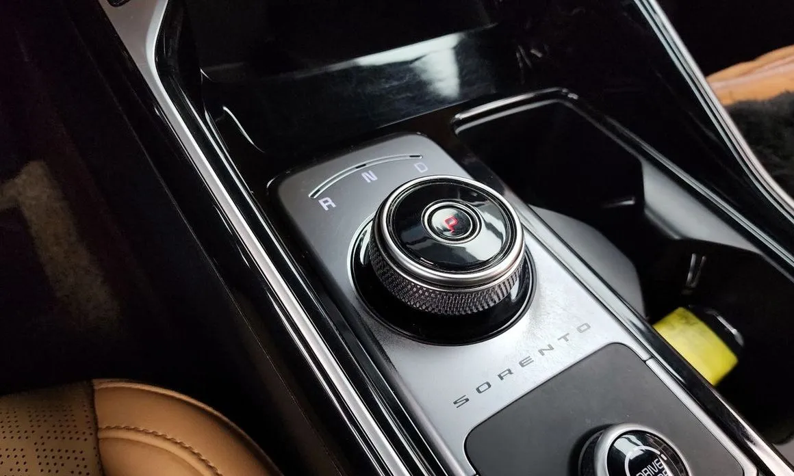 Kia Sorento — фото 9