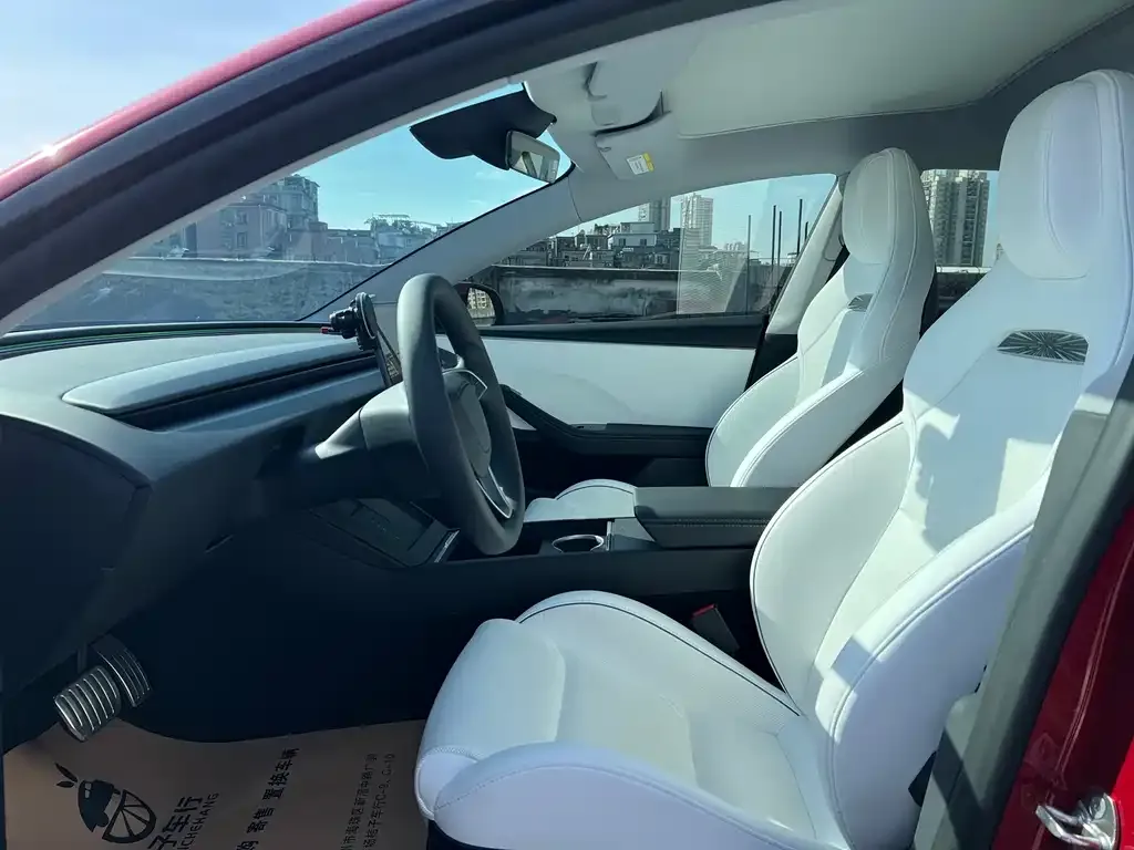 Tesla Model 3 — фото 10