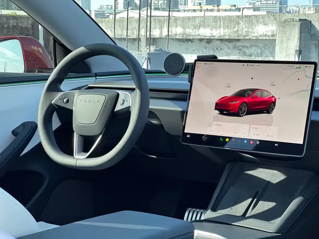 Tesla Model 3 — фото 9