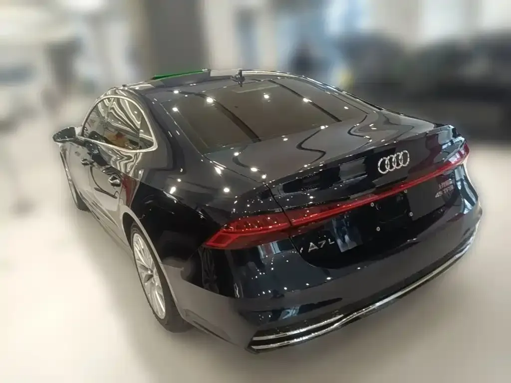 Audi A7L — фото 9