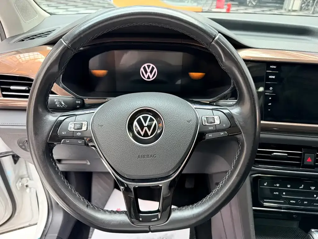 Volkswagen Tharu — фото 10