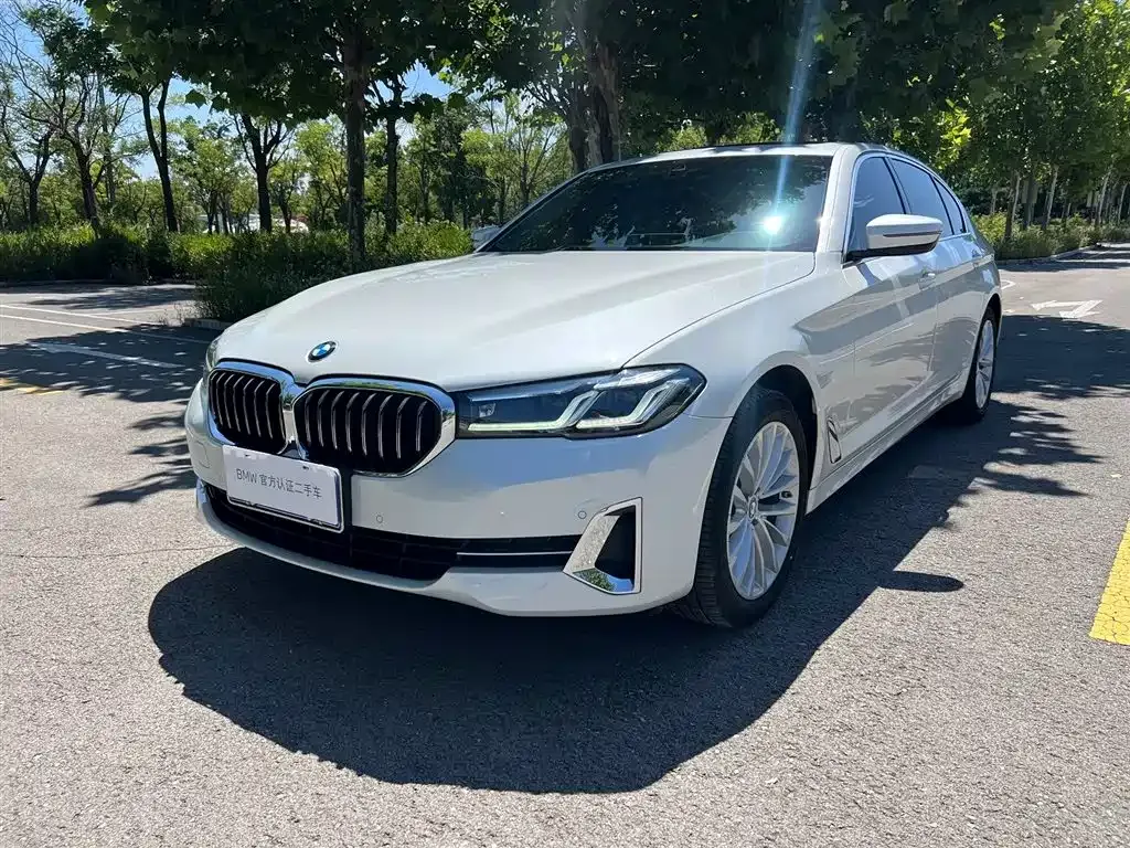 BMW 5 Series — фото 1