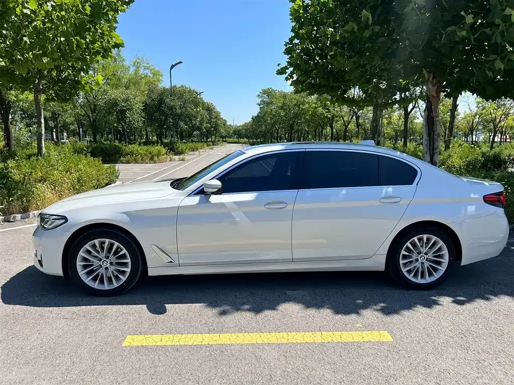 BMW 5 Series — фото 10