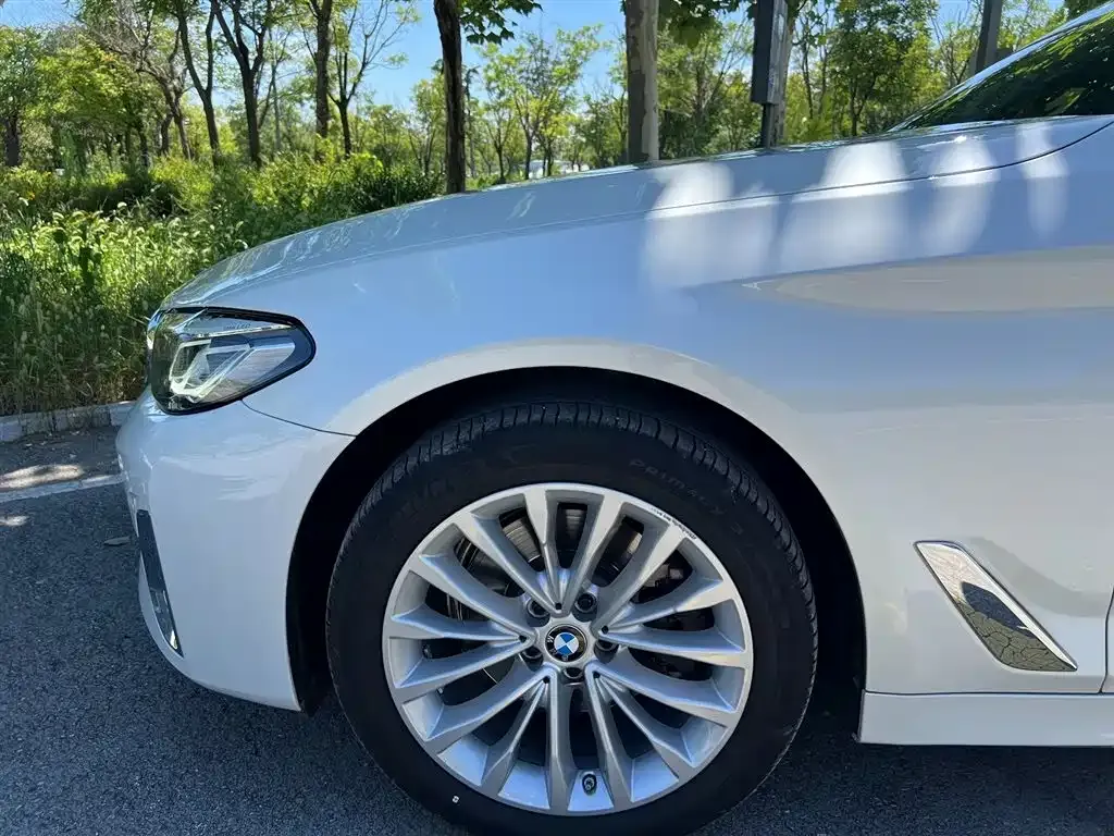 BMW 5 Series — фото 6