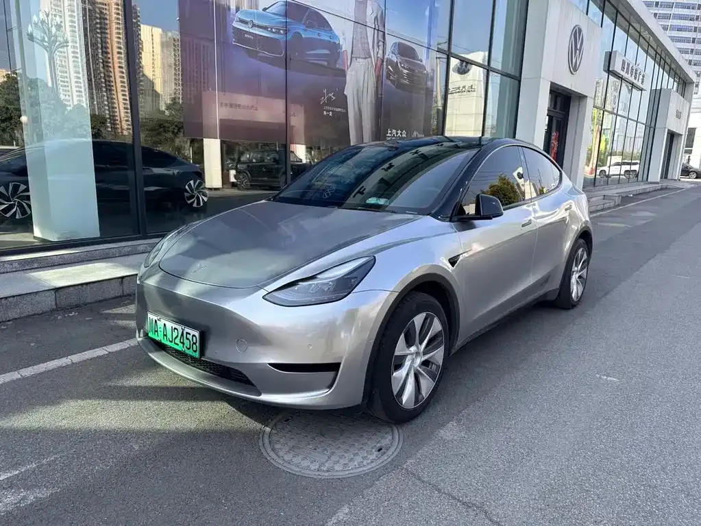 Tesla Model Y — фото 7