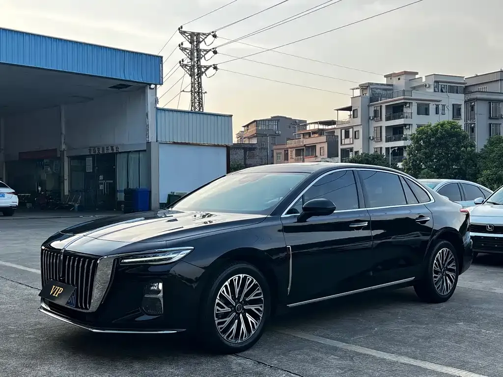 Hongqi H5 — фото 1
