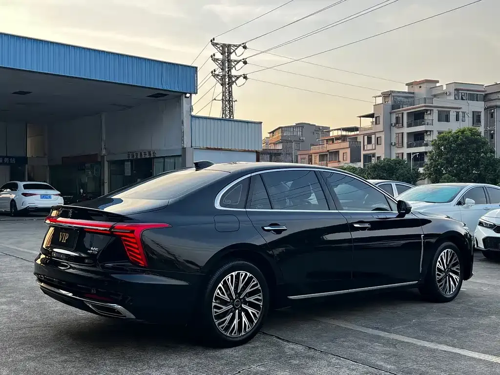 Hongqi H5 — фото 3