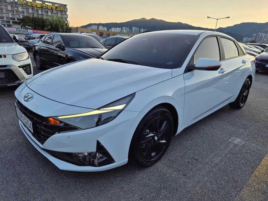 Hyundai AVANTE — фото 3