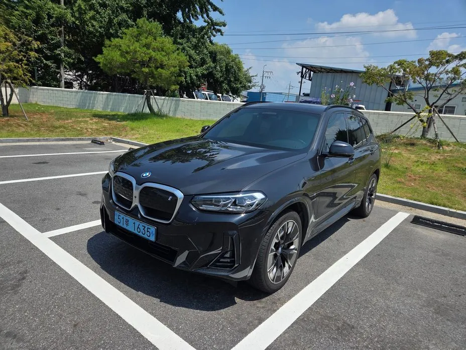 BMW iX3 — фото 1